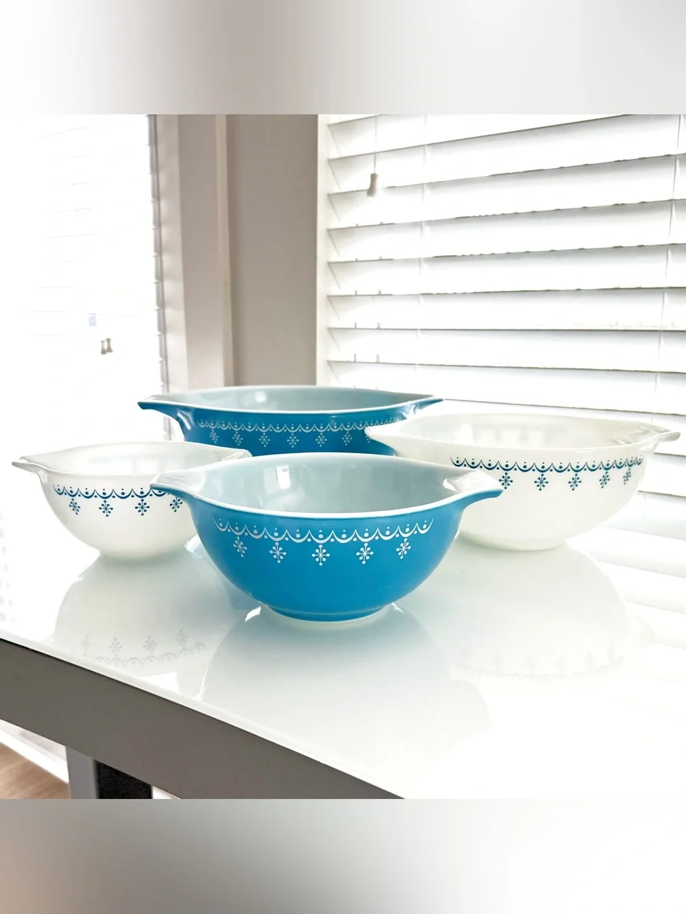 Vintage Pyrex Snowflake Garland Blue/White Cinderella Mixing Bowl - Set of 4
